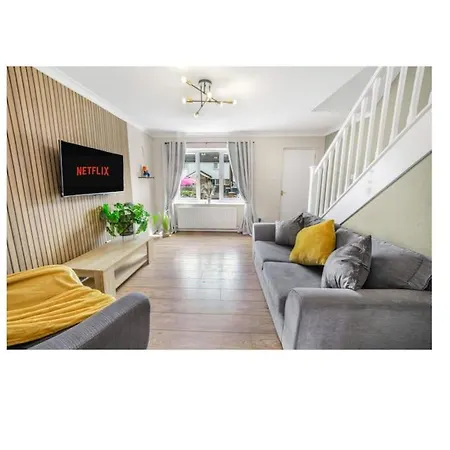 Manchester City Centre House, Perfect For Long Stays! Parking, Wifi, Outdoor Space Exterior photo