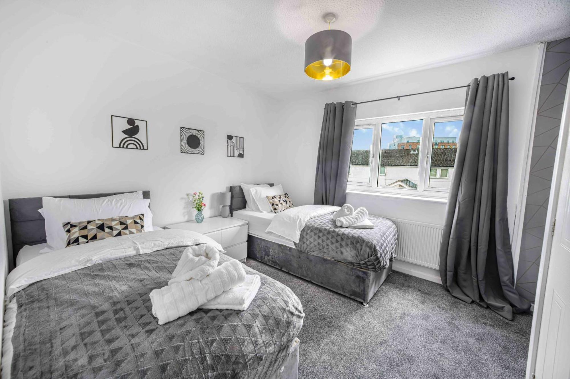 Casa vacanze Centre House, Perfect For Long Stays! Parking, Wifi, Outdoor Space Manchester